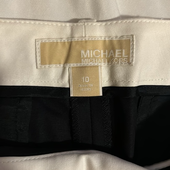 MICHAEL Michael Kors NWT women’s casual shorts black with white waist Size 10 - Picture 9 of 13